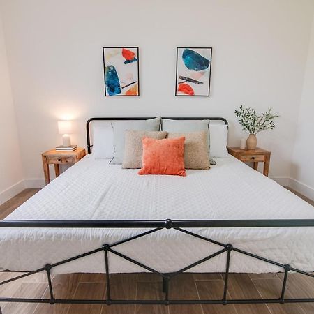 Private Cottage - King Beds, Brand New, Near Beach, Golfing, Shopping & Restaurants Lake Worth Beach Buitenkant foto